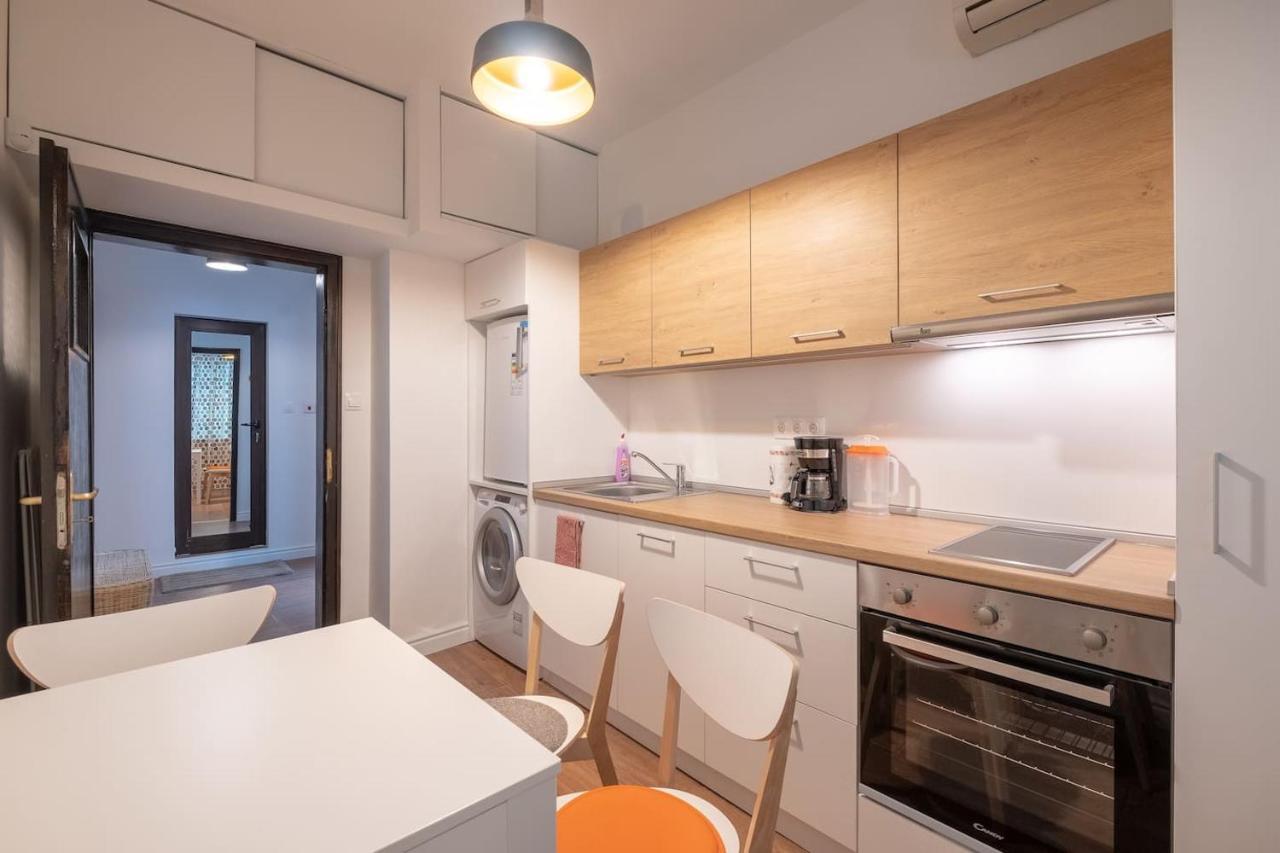 Sophisticated Gem With Private Parking Sófia Exterior foto